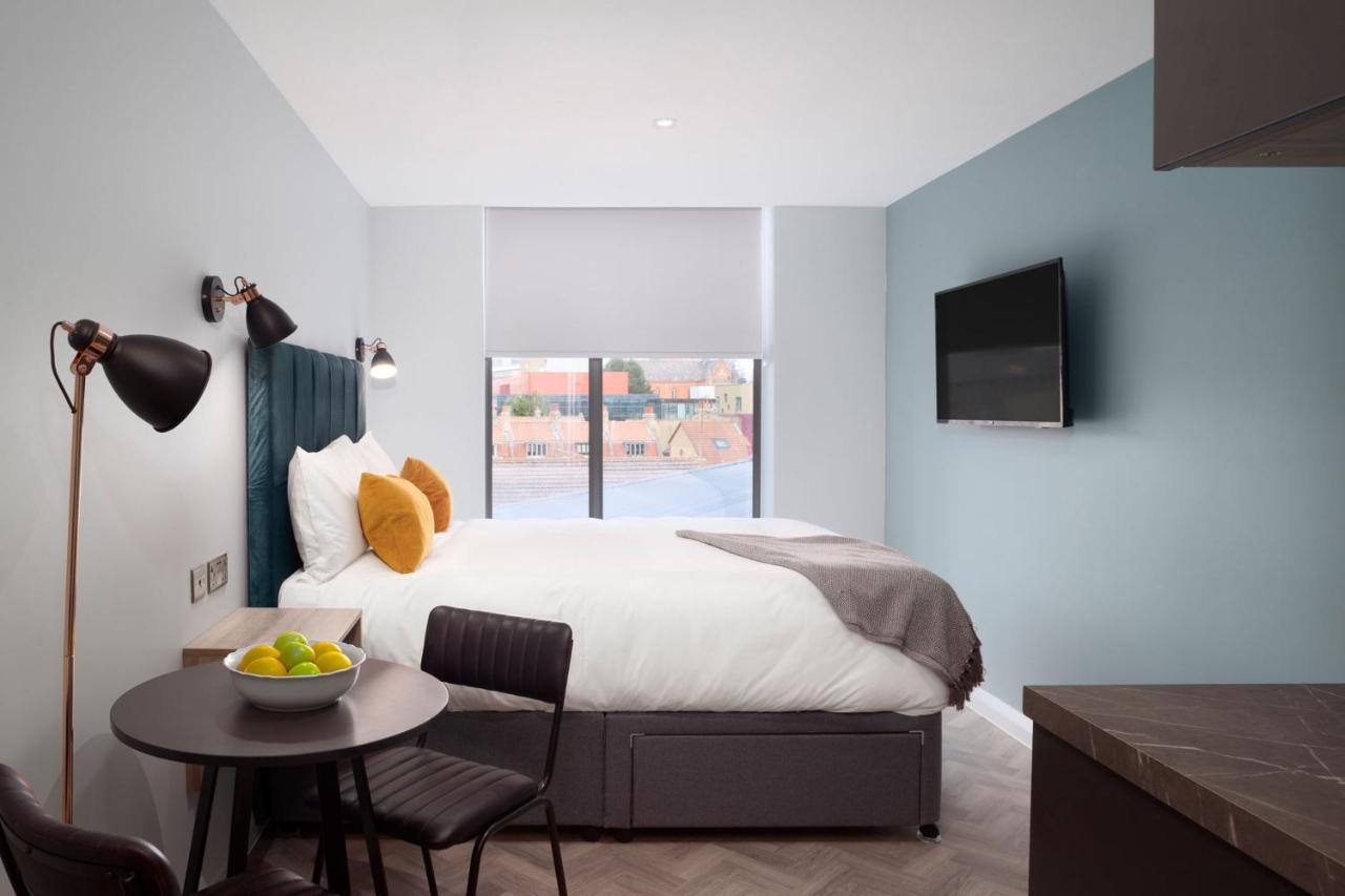 Aptel East London Bagian luar foto